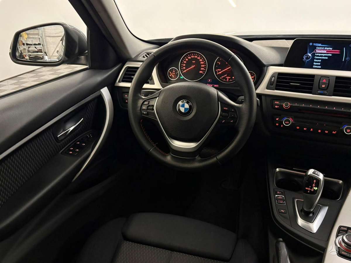 BMW 320, 2.0 l., Седан