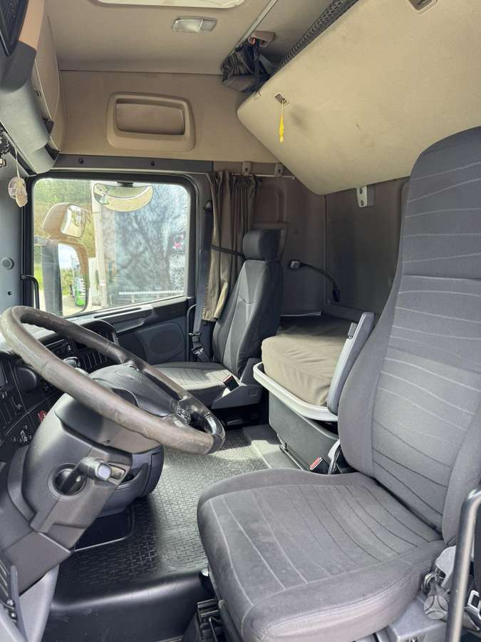 Scania R450, double sleeper