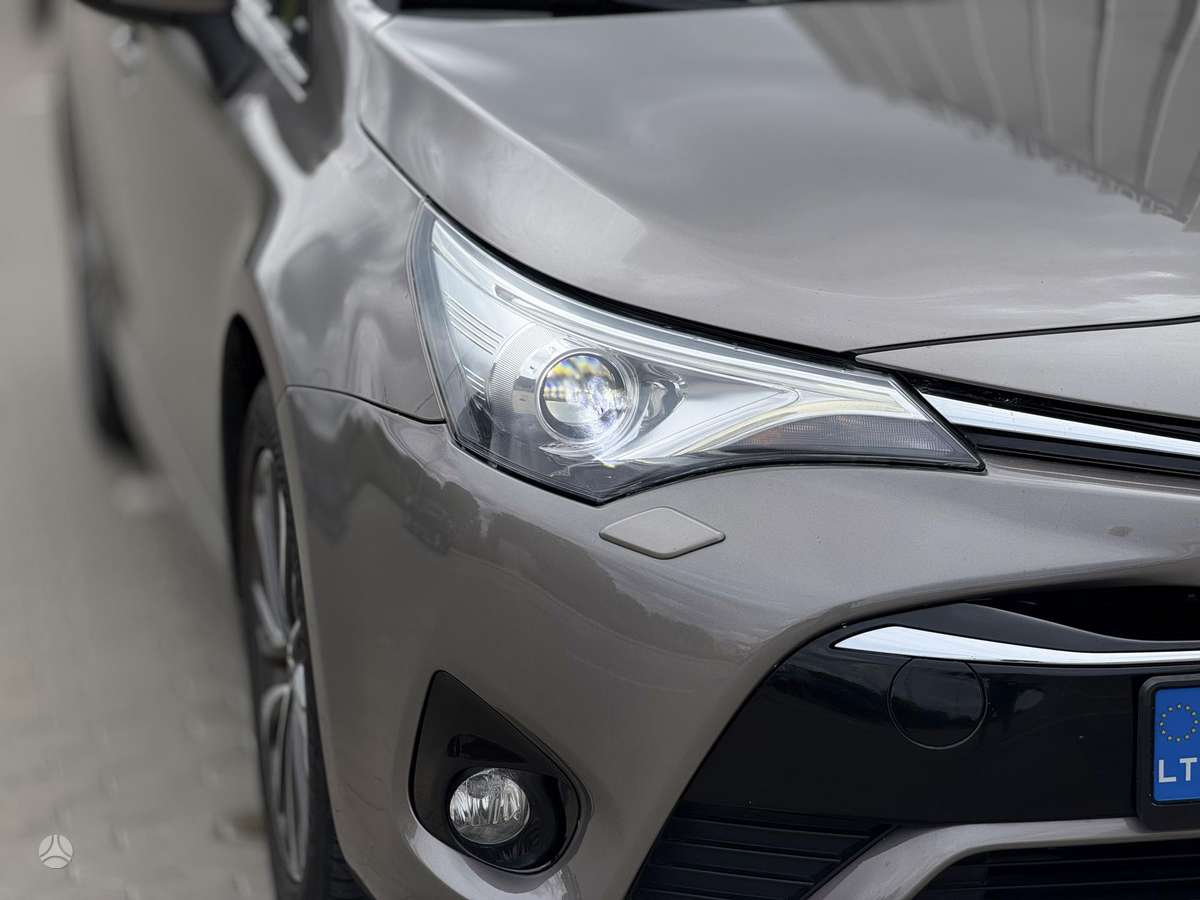 Toyota Avensis, 2.0 l., Универсал
