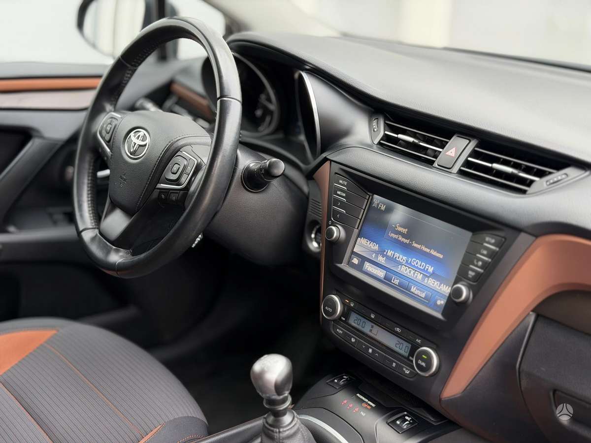 Toyota Avensis, 2.0 l., Универсал