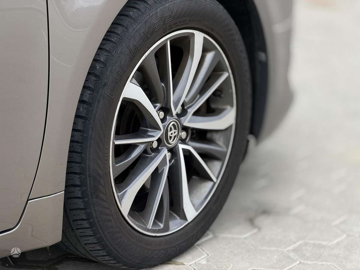 Toyota Avensis, 2.0 l., Универсал