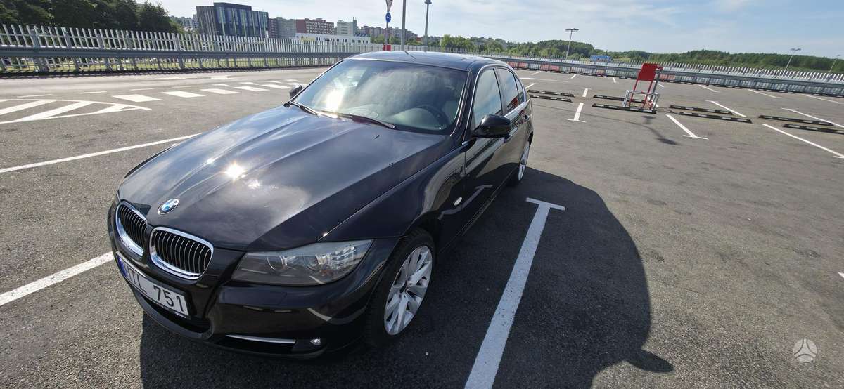 BMW 318, 2.0 l., Седан