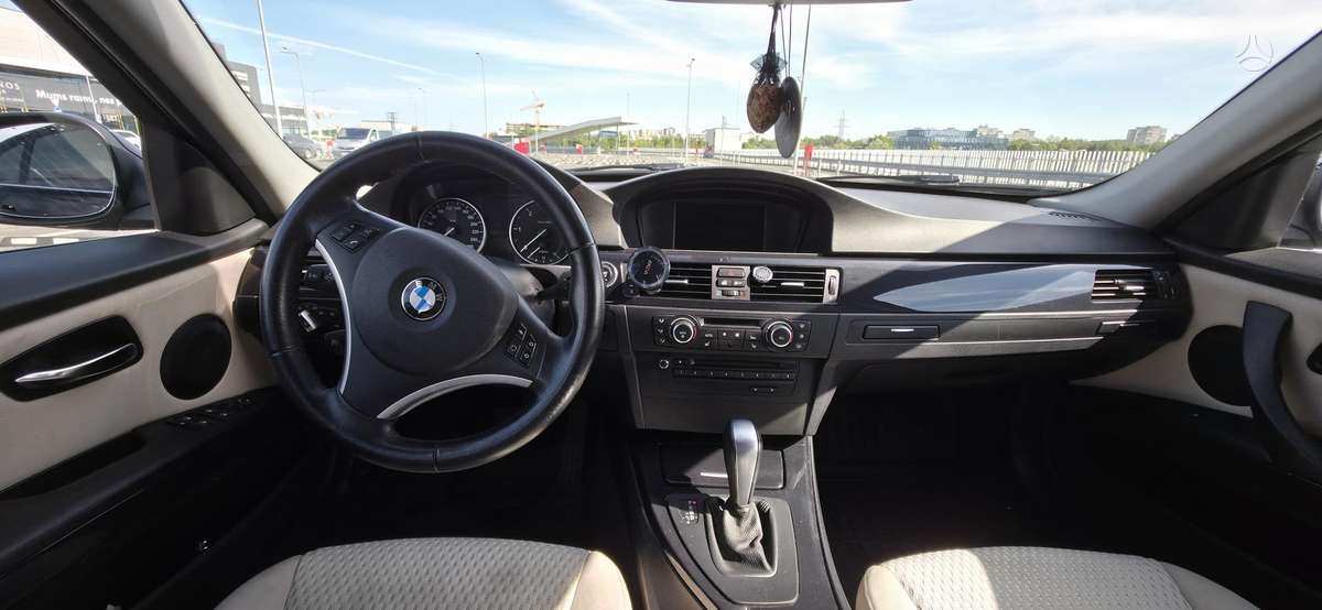 BMW 318, 2.0 l., Седан
