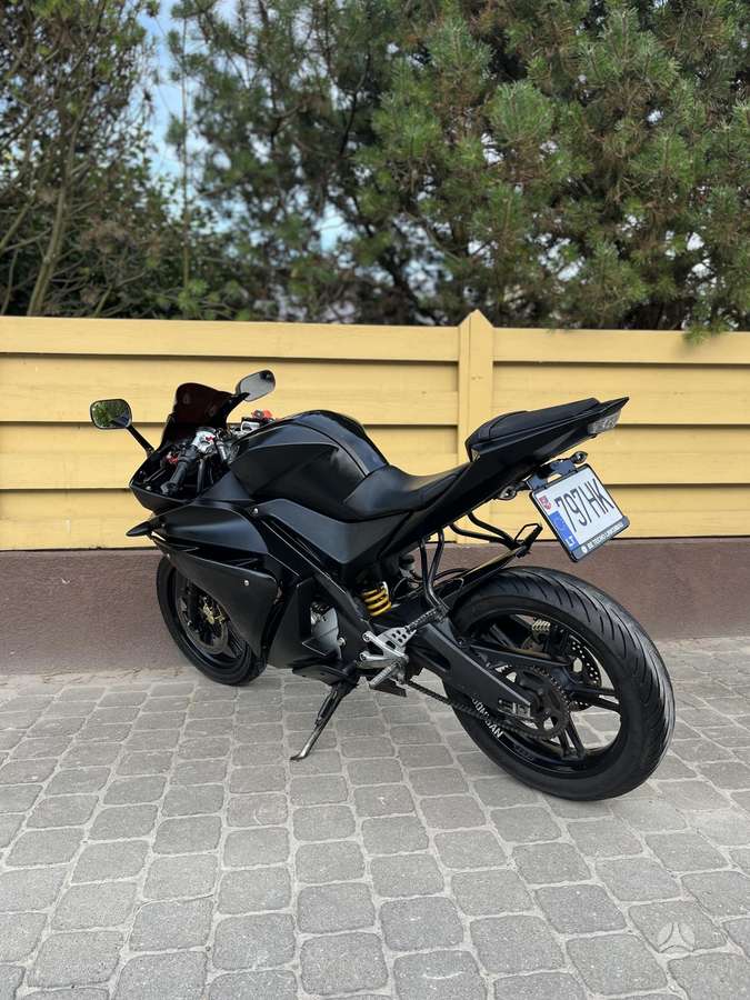 Yamaha YZF 125cc, superbikes