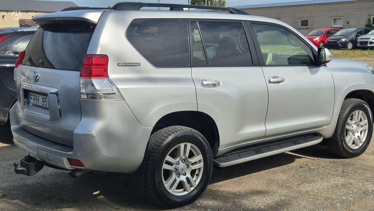Toyota Land Cruiser - 1