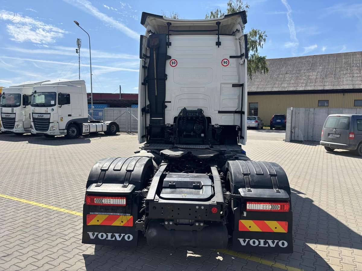 Volvo FH 460, double sleeper