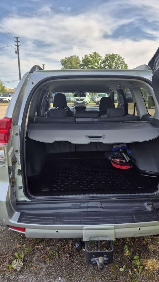 Toyota Land Cruiser - 12