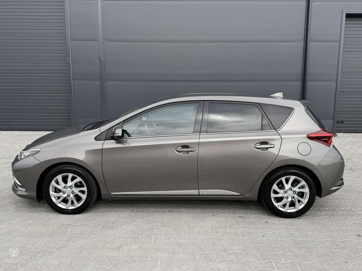 Toyota Auris, 1.6 l., hatchback