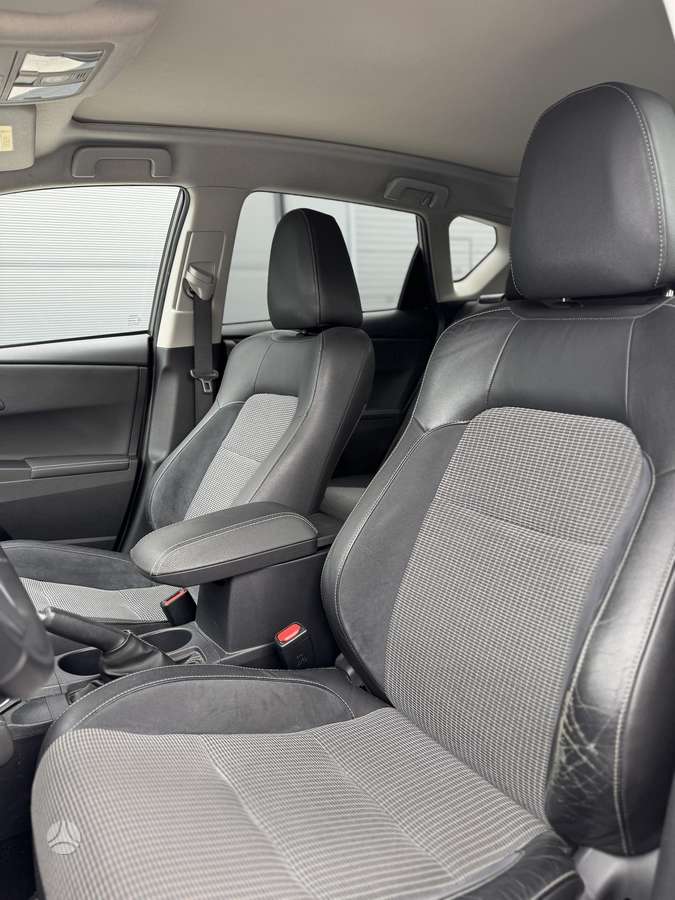 Toyota Auris, 1.6 l., hatchback
