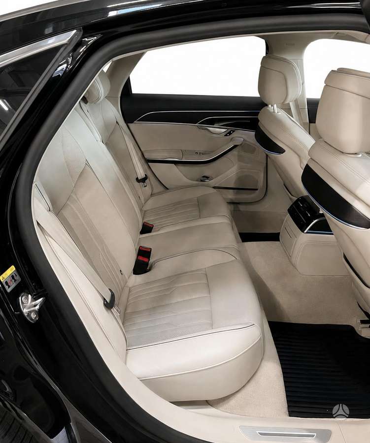 Audi A8, 3.0 l., Седан
