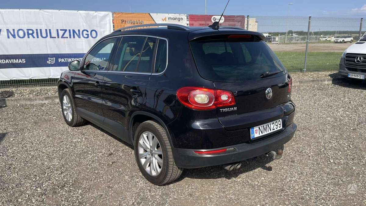 Volkswagen Tiguan - 8
