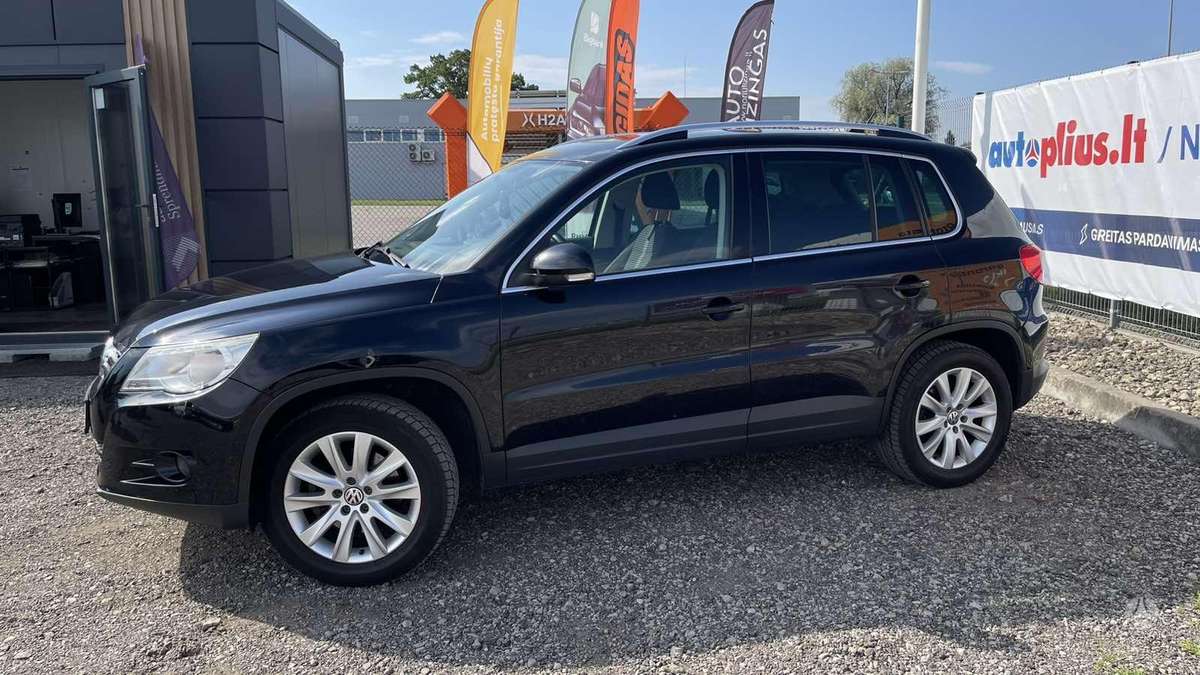 Volkswagen Tiguan - 12