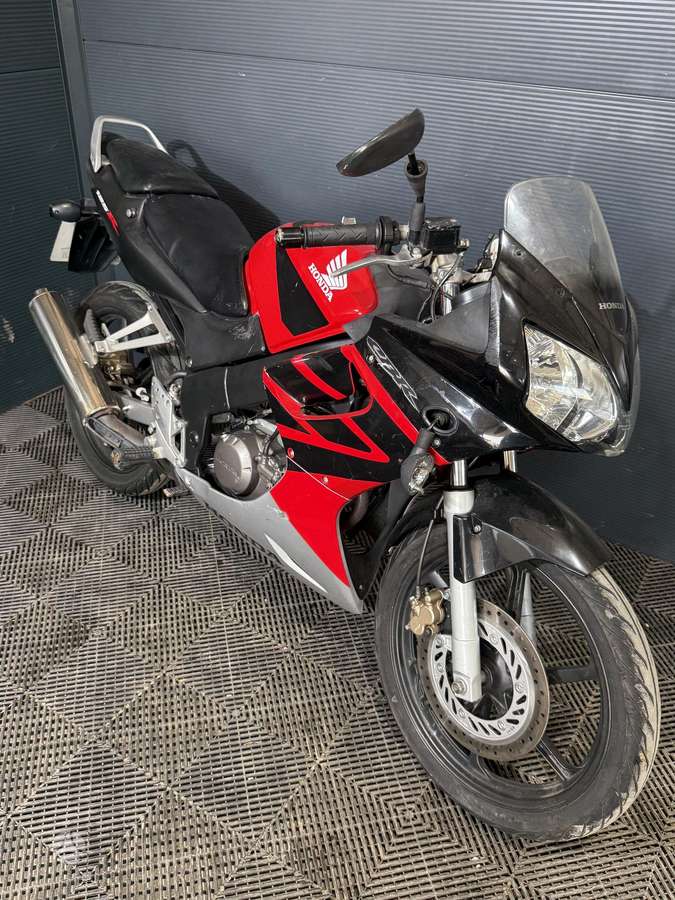 Honda CBR 125cc, street / classic