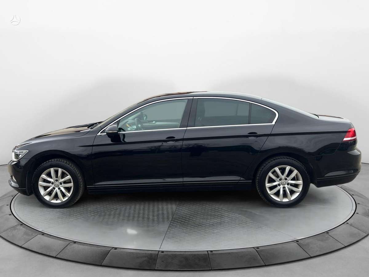 Volkswagen Passat - 4