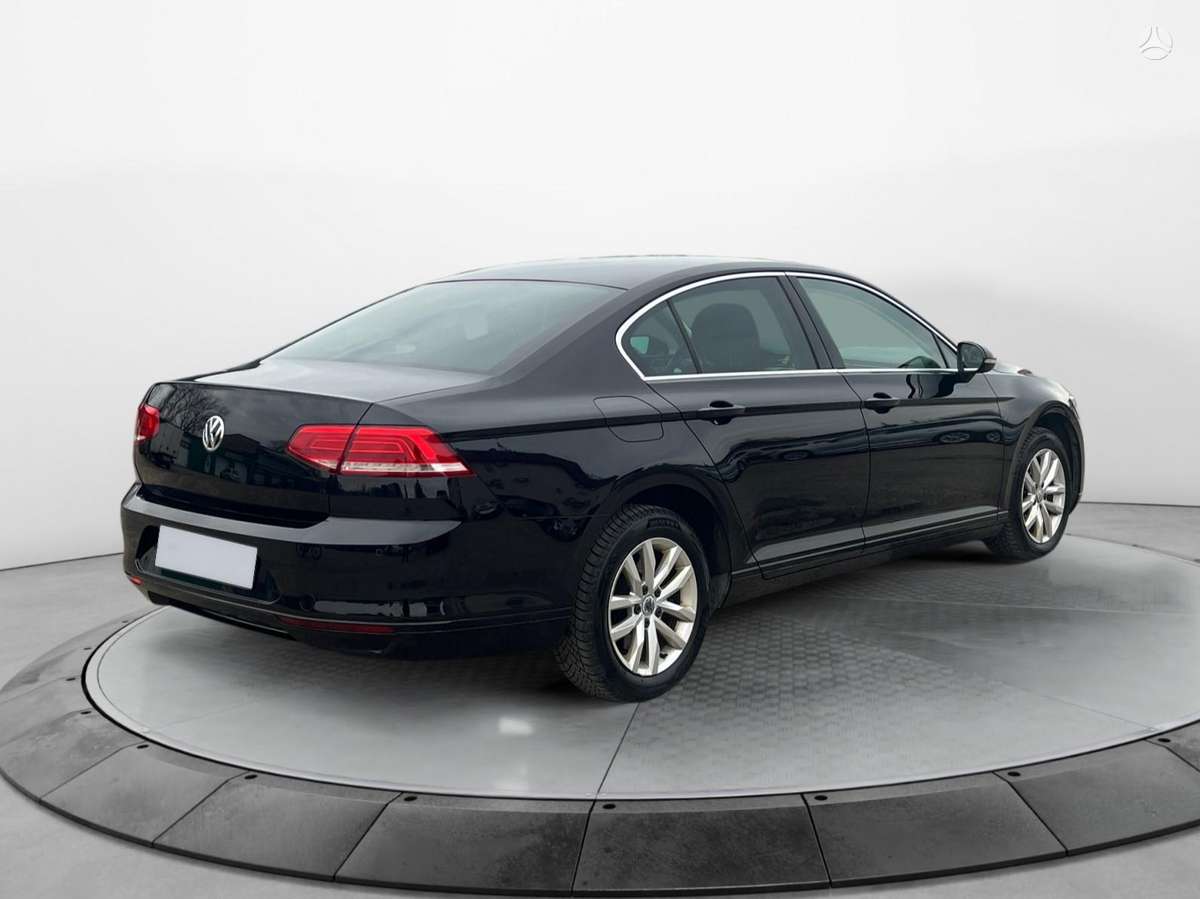 Volkswagen Passat - 7