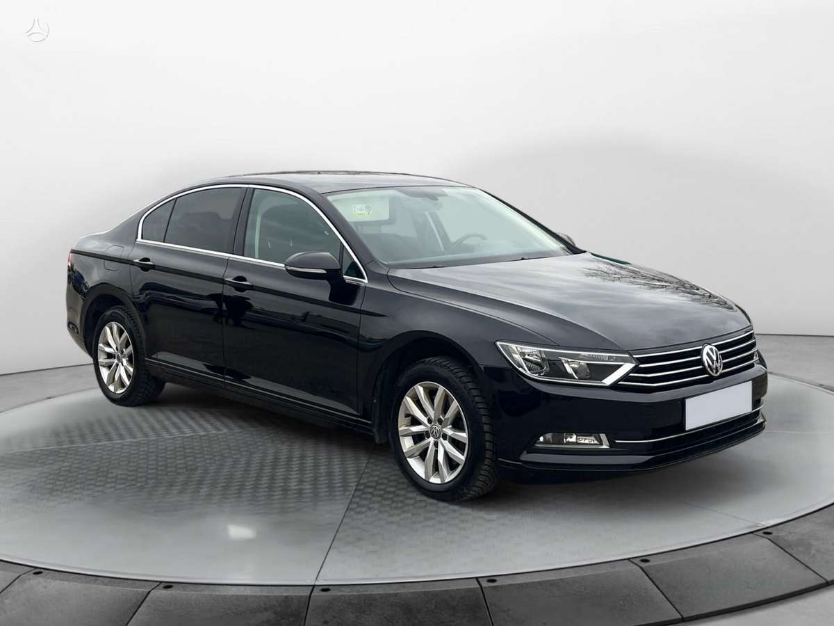 Volkswagen Passat - 1