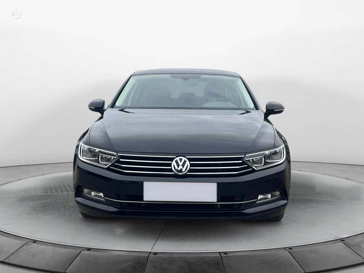 Volkswagen Passat - 2