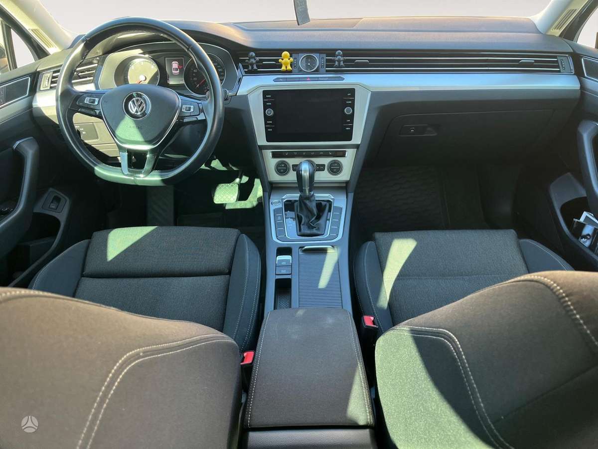 Volkswagen Passat - 10