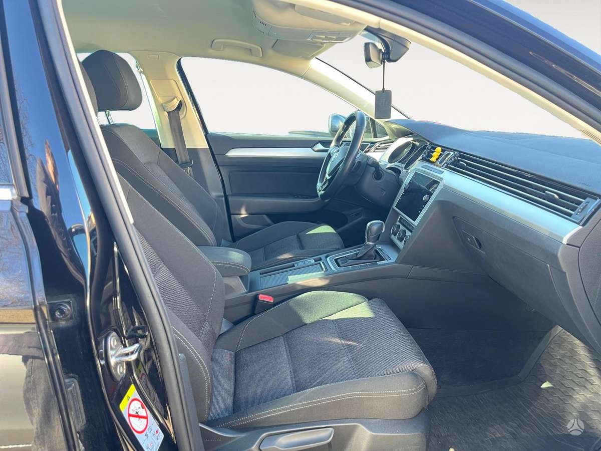 Volkswagen Passat - 12