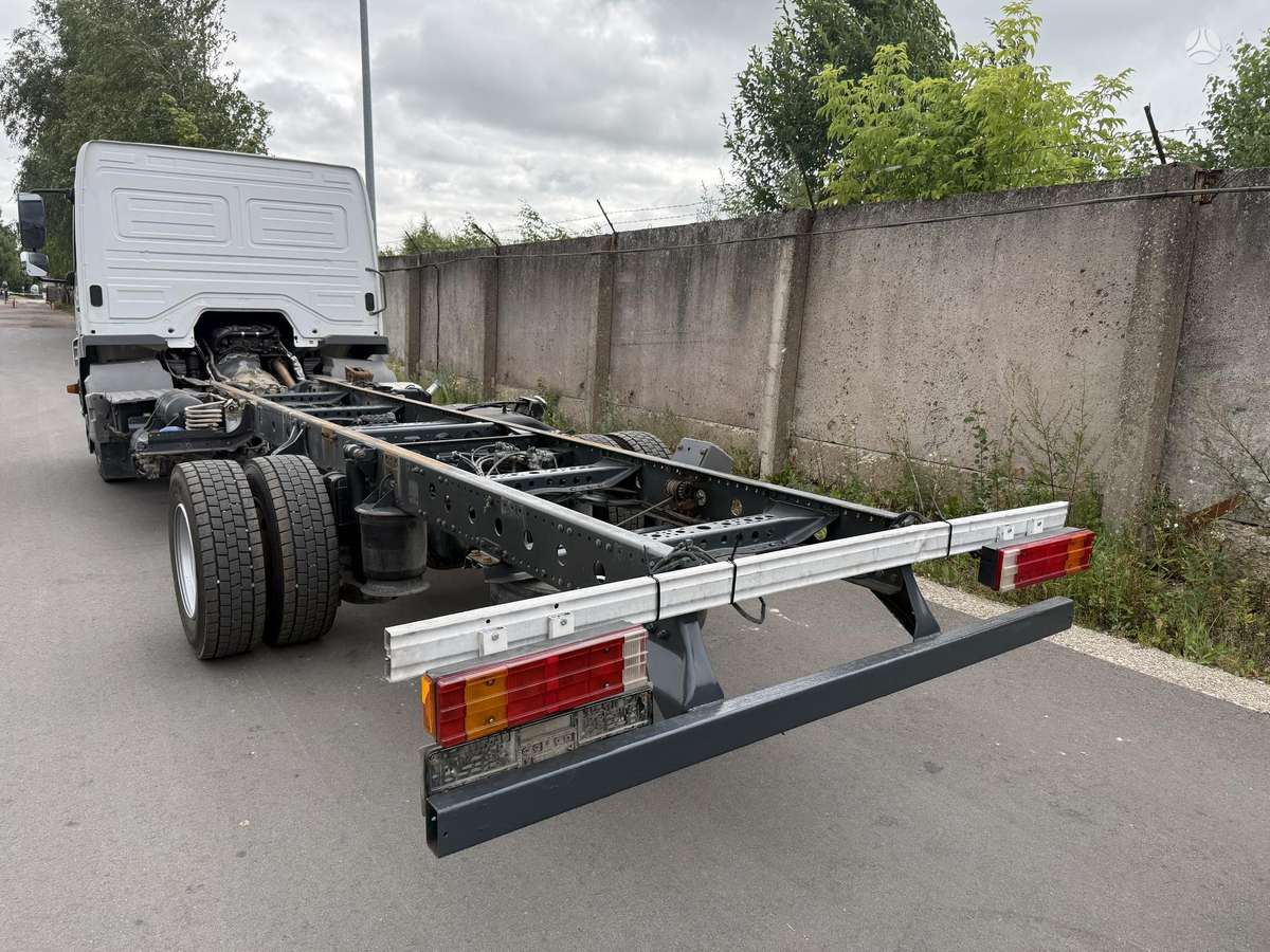 Mercedes-Benz Atego, cab-chassis trucks