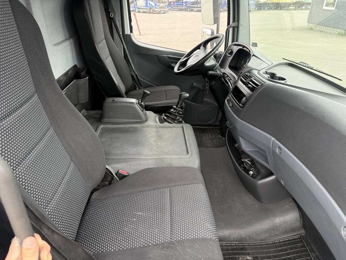 Mercedes-Benz Atego, cab-chassis trucks