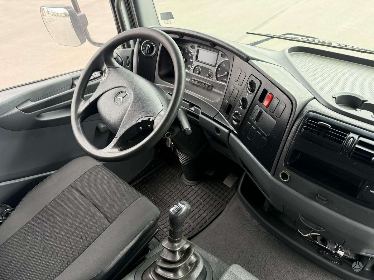Mercedes-Benz Atego, cab-chassis trucks