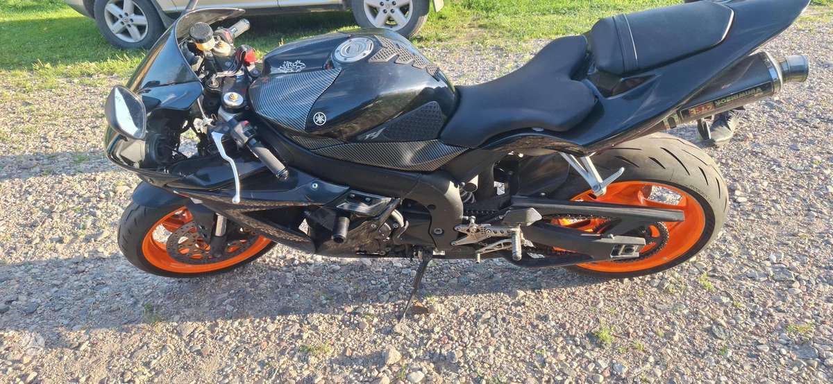 Yamaha R1 1000cc, superbikes