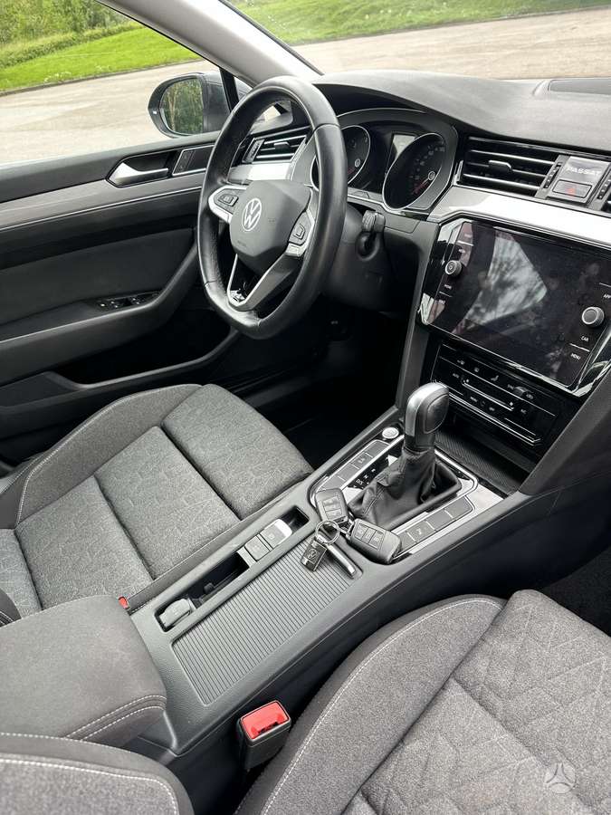 Volkswagen Passat - 10