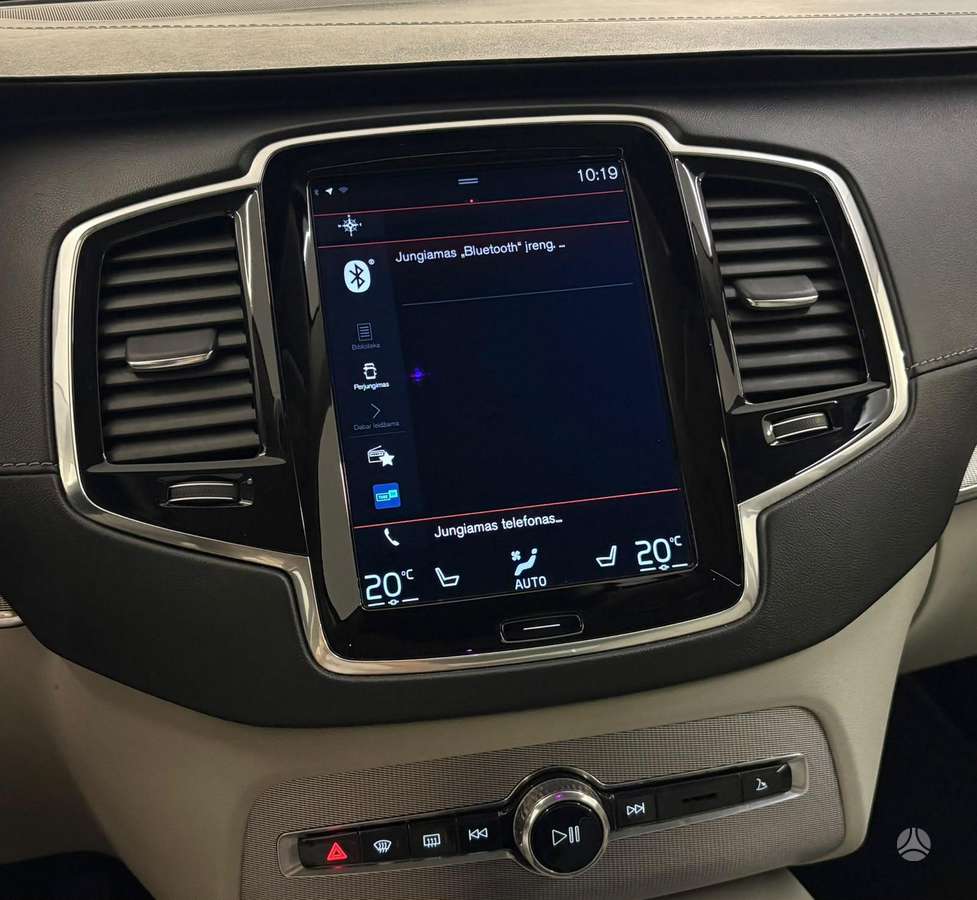 Volvo XC90 - 11