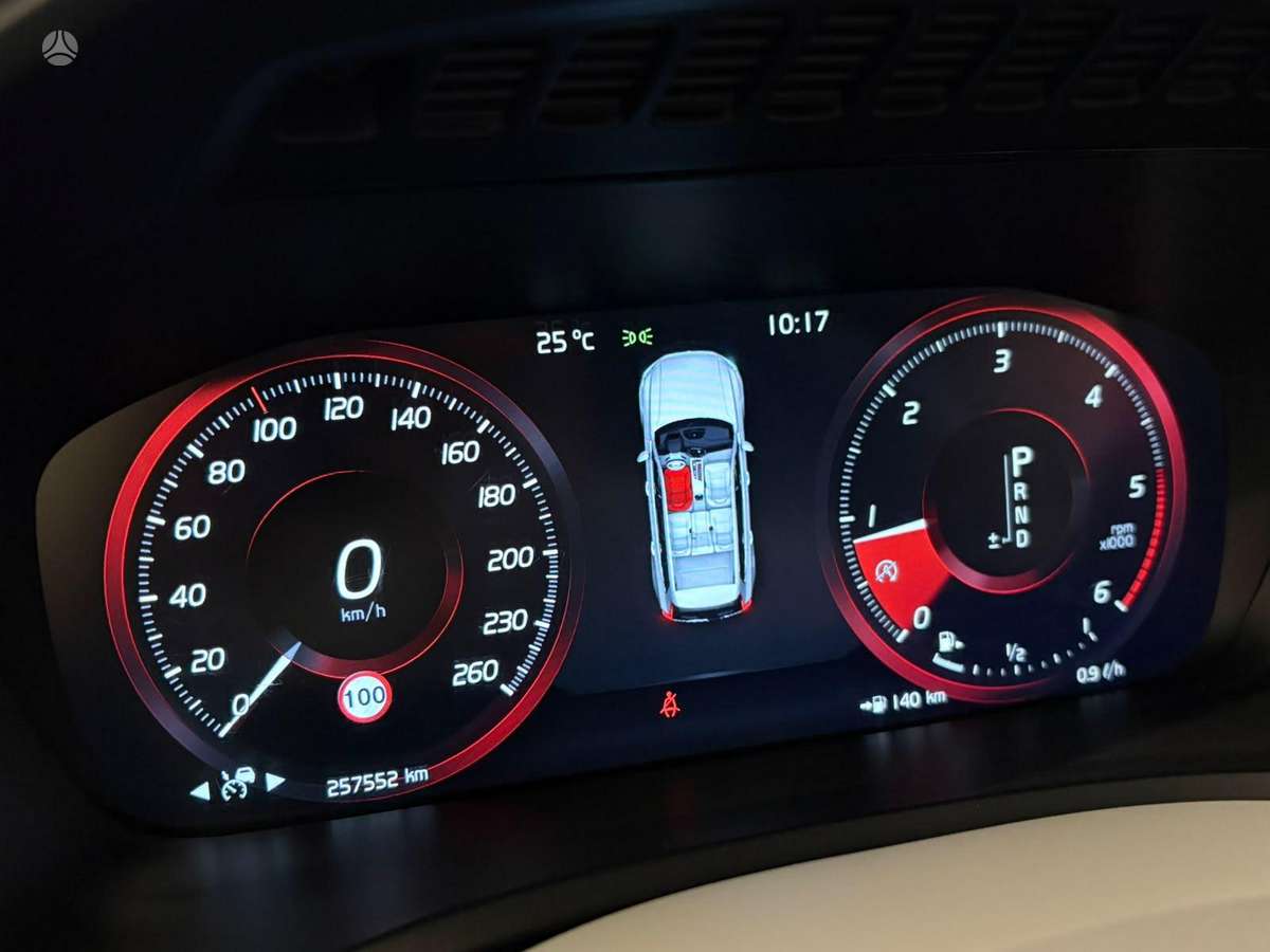Volvo XC90 - 5