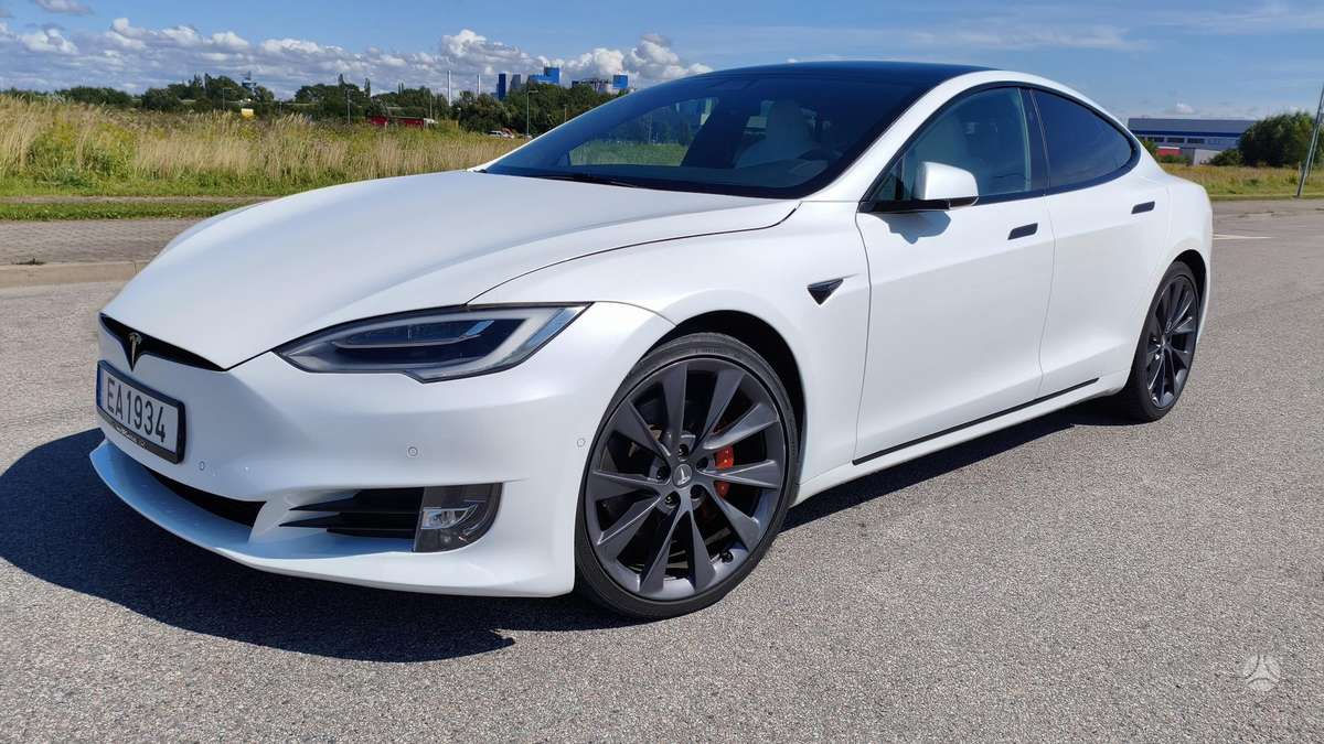 Tesla Model S, hečbekas