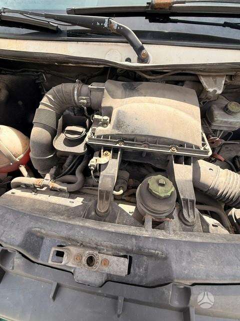 Volkswagen Crafter - 11