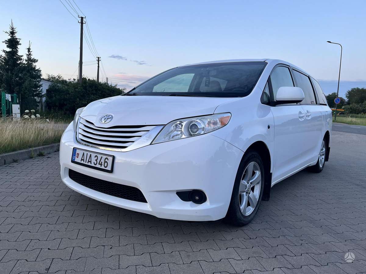 Toyota Sienna - 1