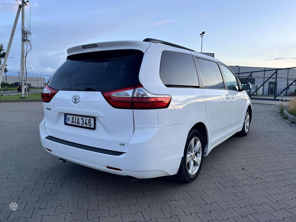 Toyota Sienna - 3