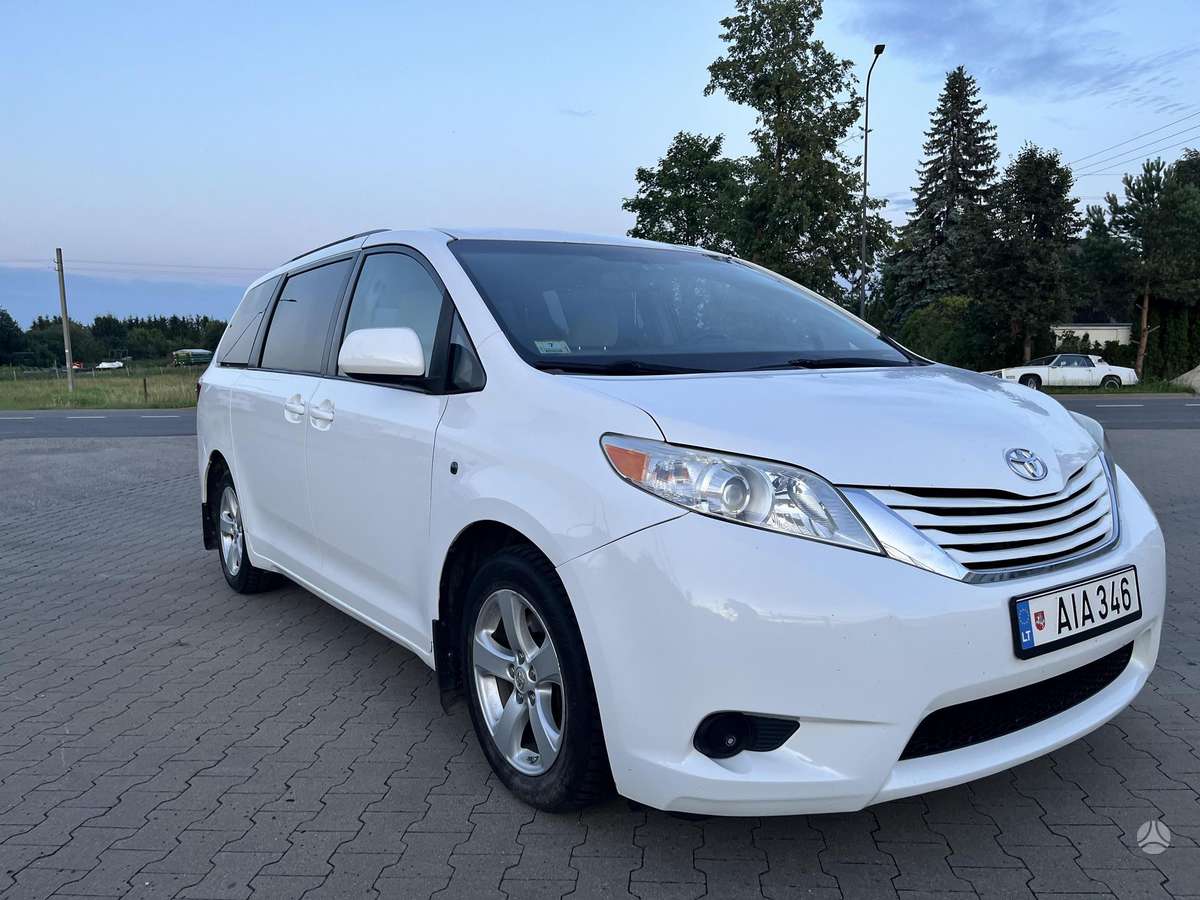 Toyota Sienna - 4
