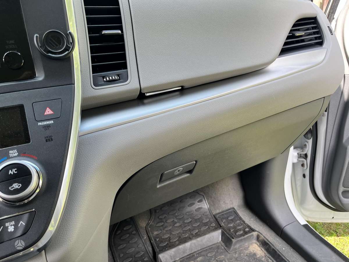 Toyota Sienna - 10