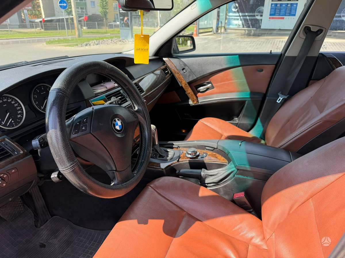 BMW 525, Универсал