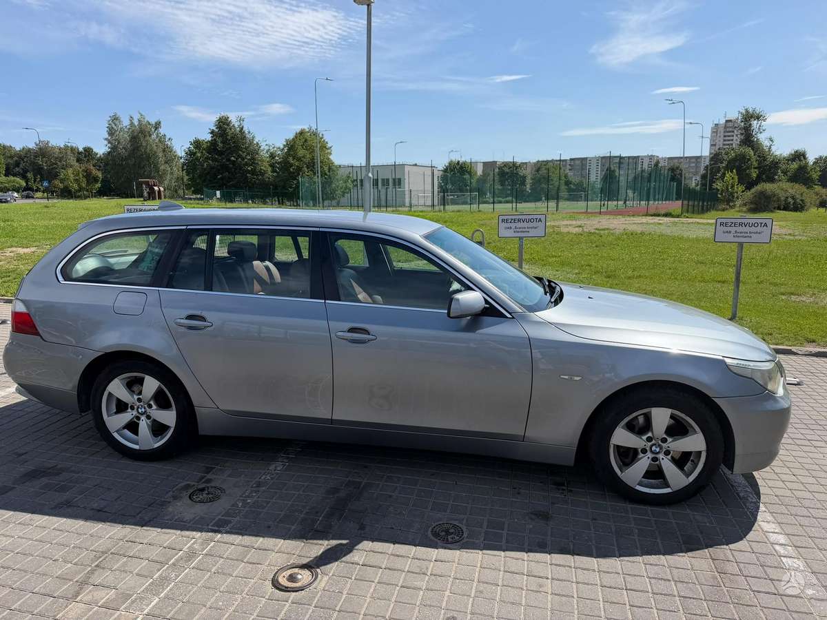 BMW 525, Универсал