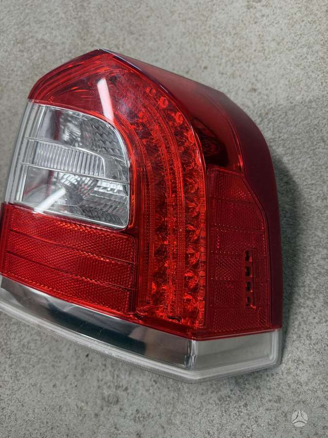 Volvo V70 žibintai