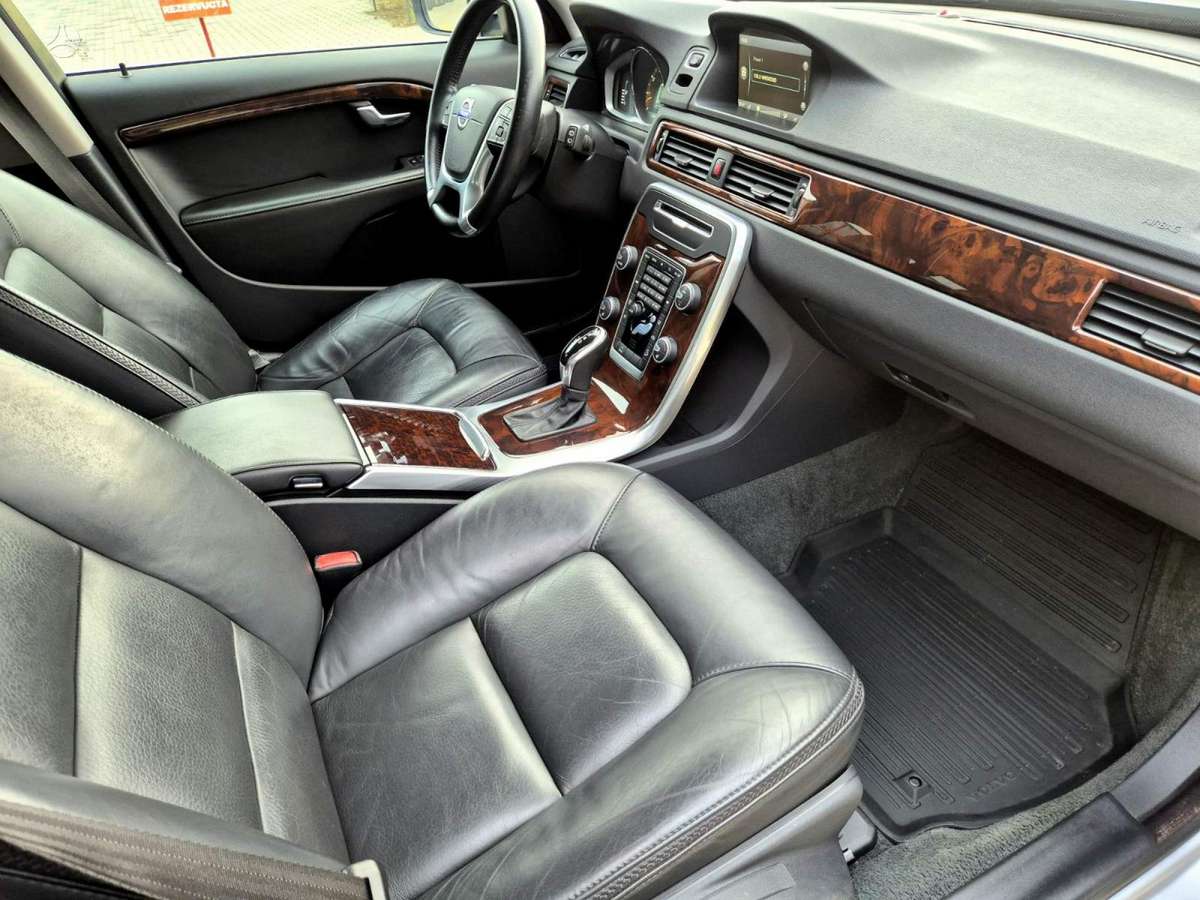 Volvo XC70, 3.2 l., Универсал