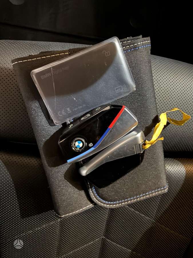 BMW i5, sedanas