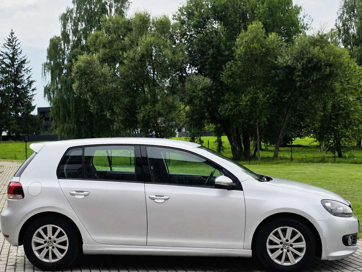 Volkswagen Golf - 8