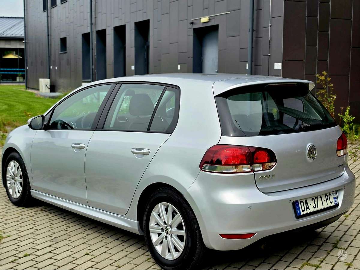 Volkswagen Golf - 5