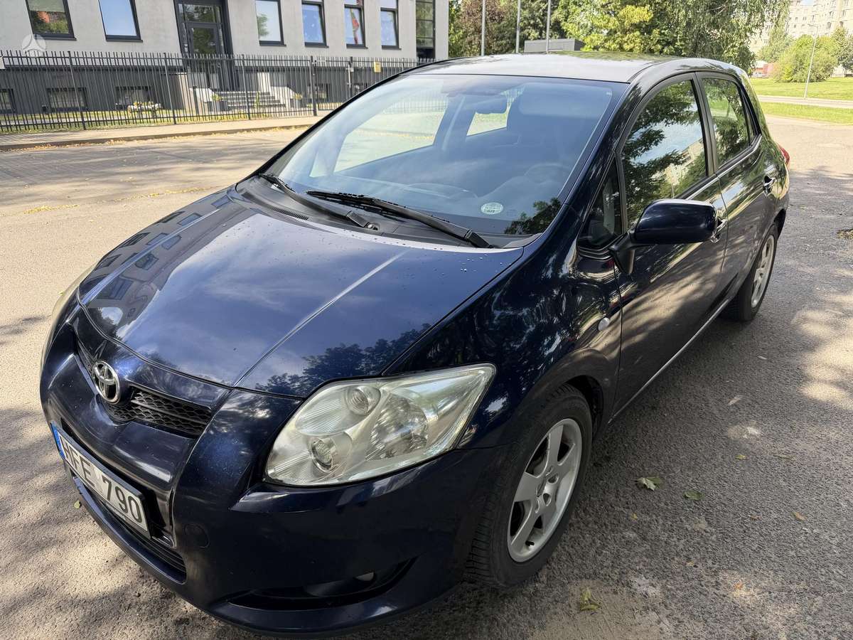 Toyota Auris - 1