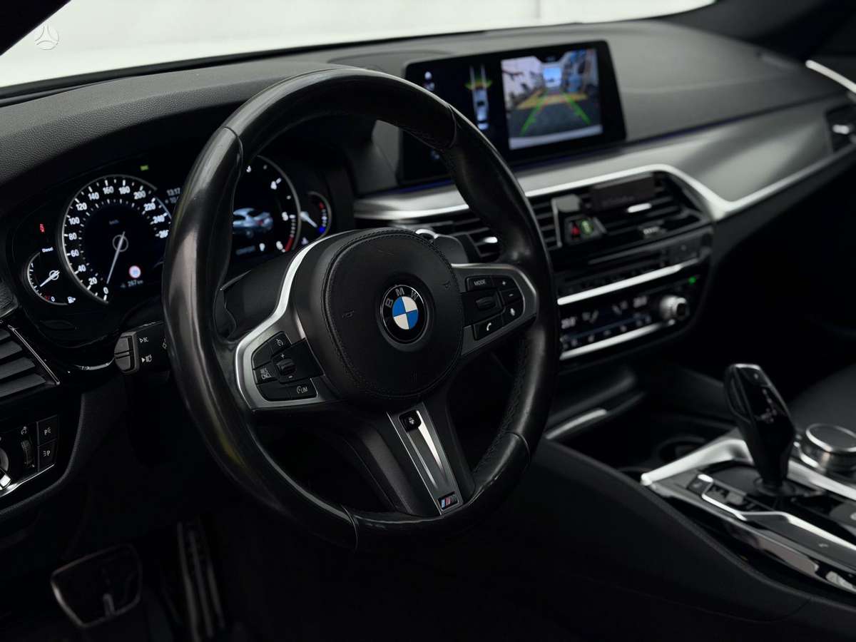 BMW 520, 2.0 l., Седан