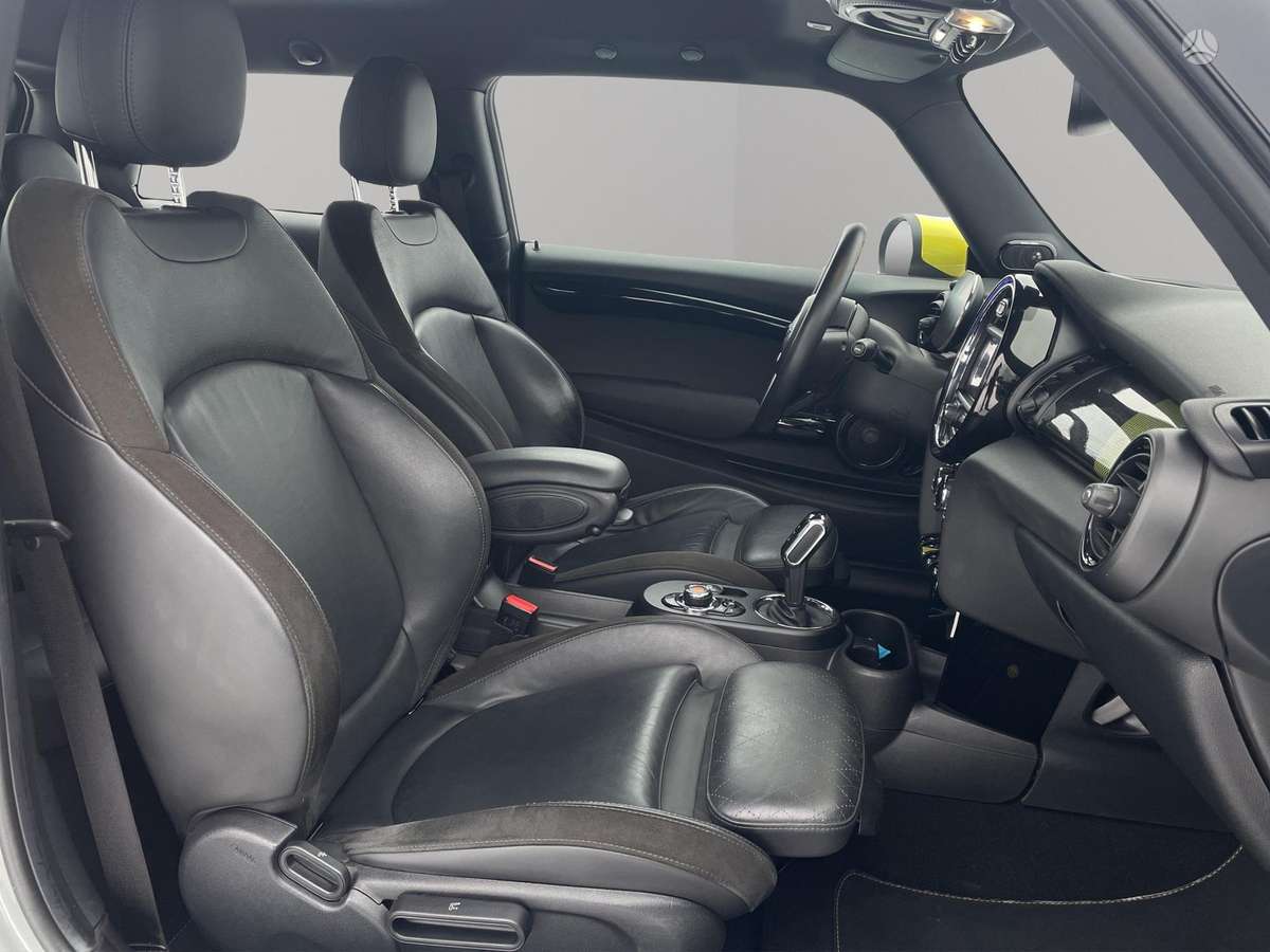 Mini Cooper SE, Хэтчбек