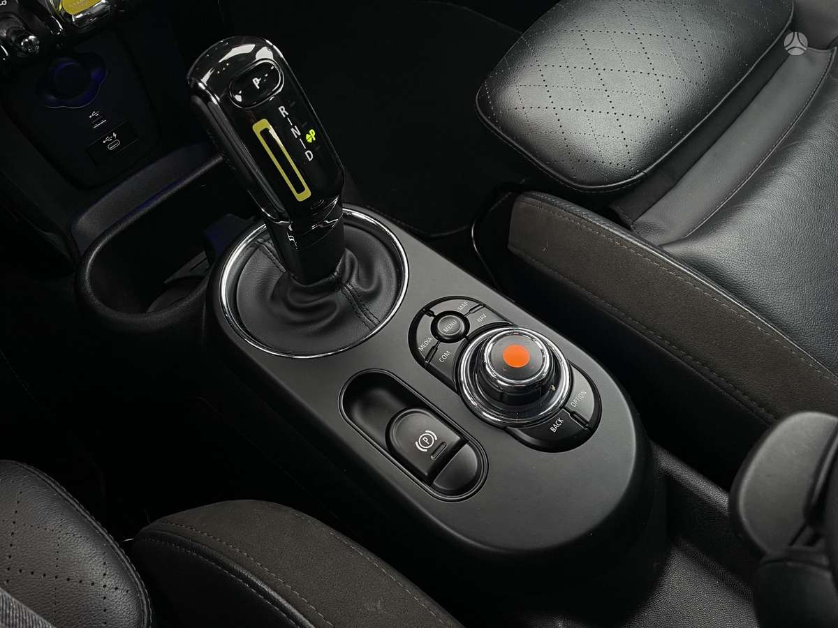 Mini Cooper SE, hečbekas