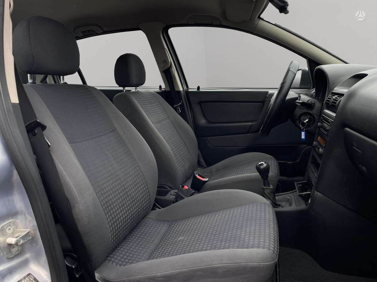 Opel Astra, 2.0 l., Хэтчбек