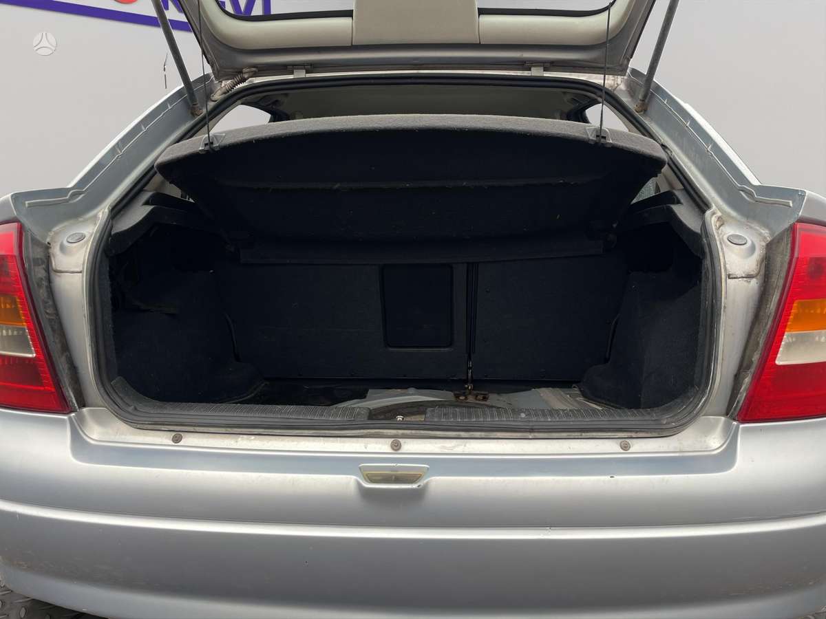 Opel Astra, 2.0 l., Хэтчбек