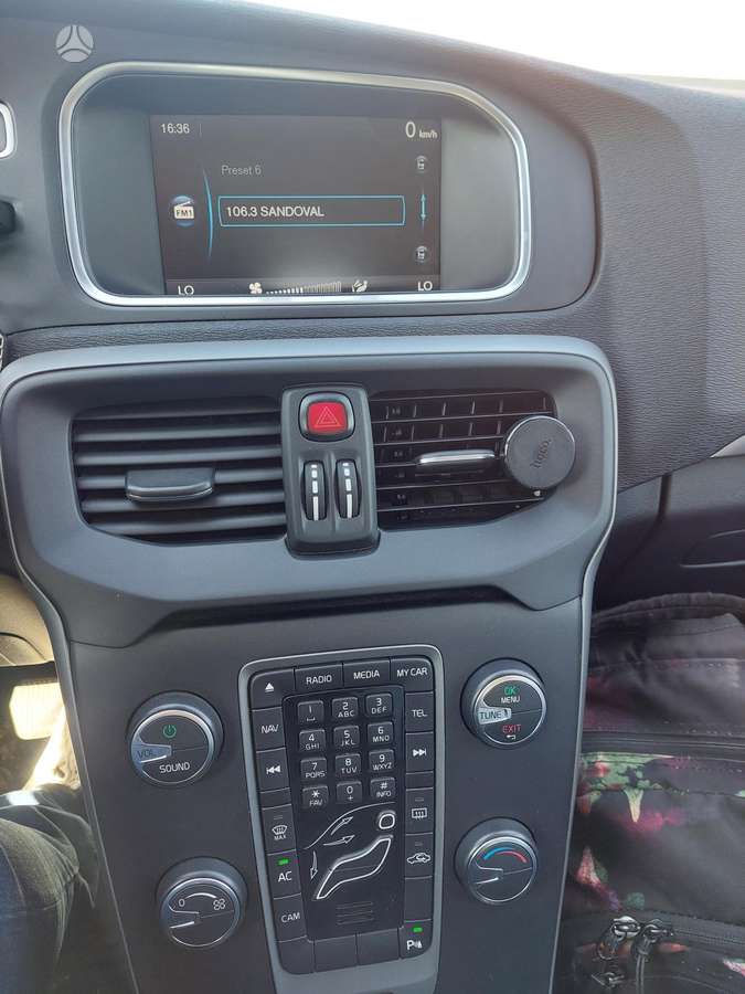 Volvo V40, 1.6 l., hatchback